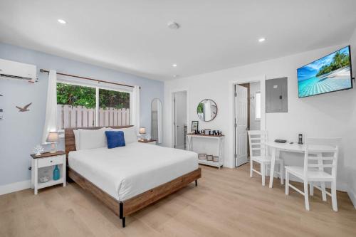North Beach Apartment | #2 - Beachside Studio Steps to Hollywood Beach