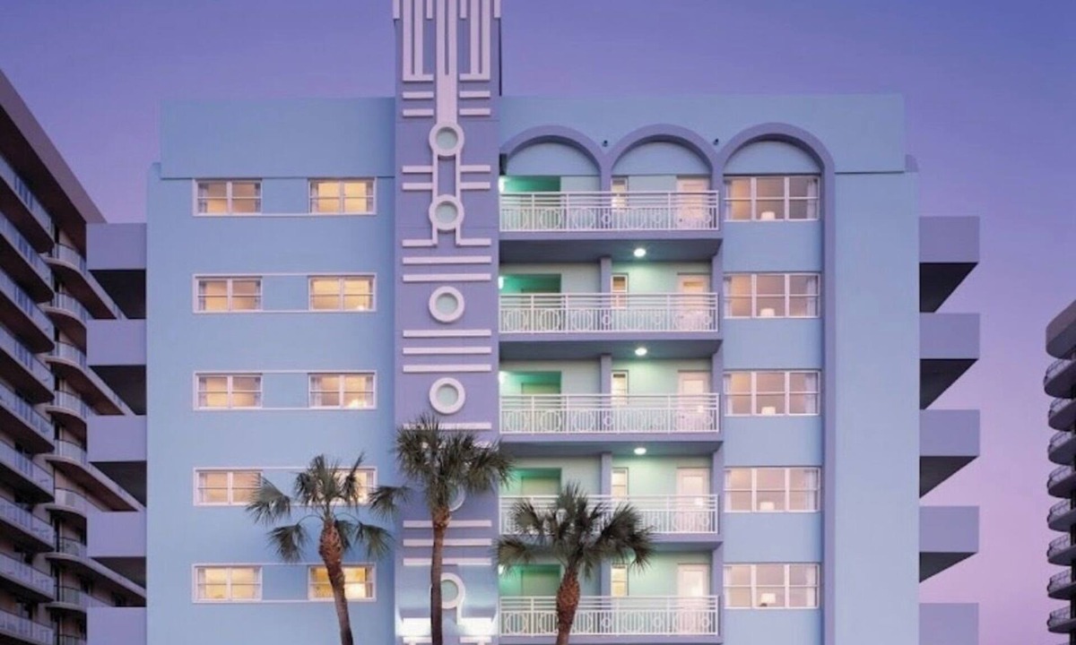 Surfside Condo | 2-Bedroom Partial Ocean View Condo in serene Surfside, FL/Miami Beach, cool AC