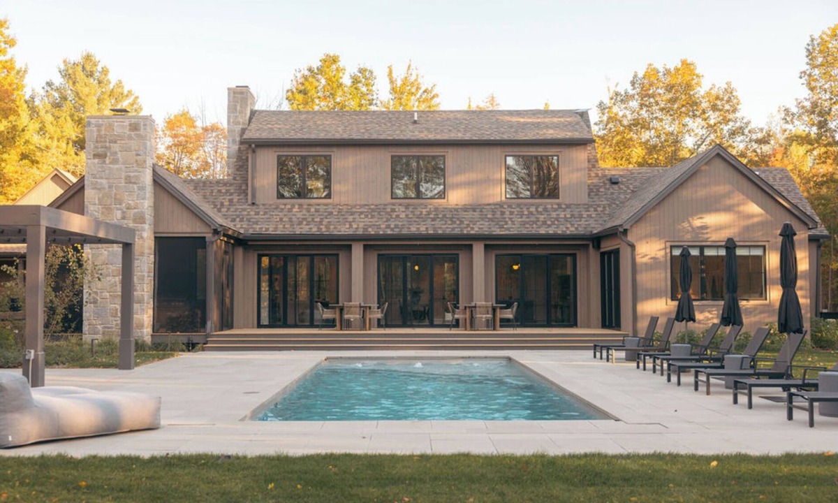 Three Oaks House | 2027 dates avaliable Luxe Farmhouse · Heated Pool · Private Lake · Camp Loft
