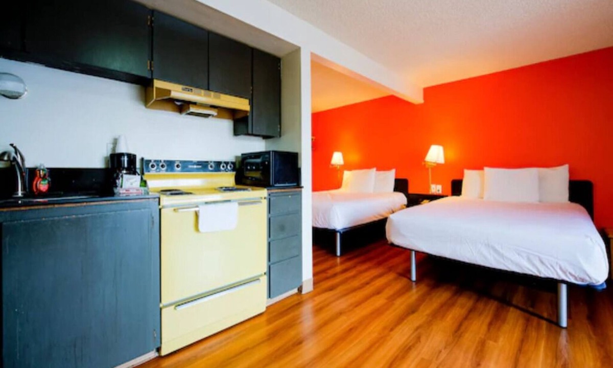 Hermiston Hotel | 3 Affordable Downtown Hermiston Rooms w/Kitchenette— Free Onsite Parking