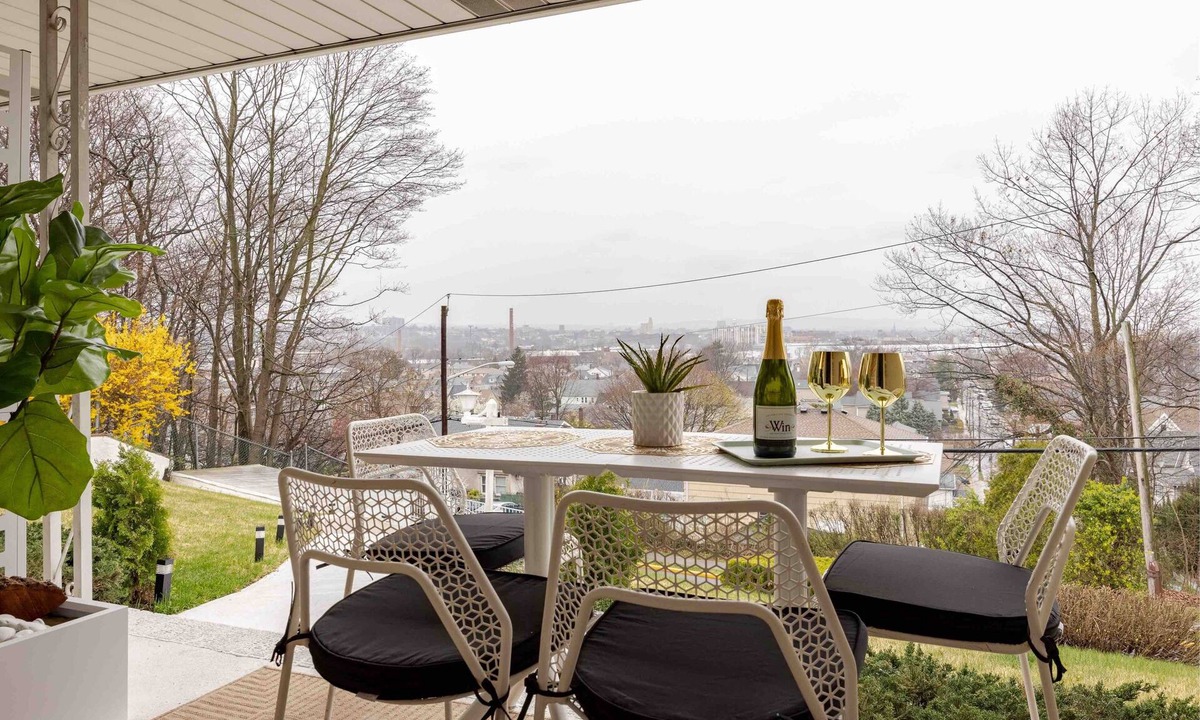 Wallington Apartment | 30+ Days - Views, Fireplace, Patio - 30 min NYC
