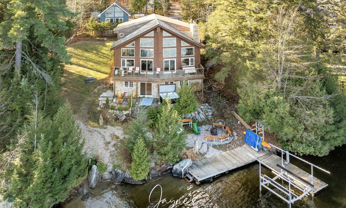 Gravenhurst Cottage | 5+bed 4 bath on Lake Muskoka
