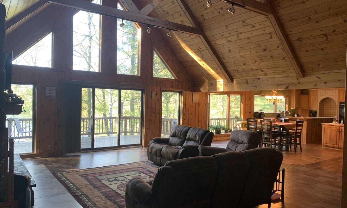 Rhinelander Ski Chalet | 6 Bedroom Private Executive Chalet