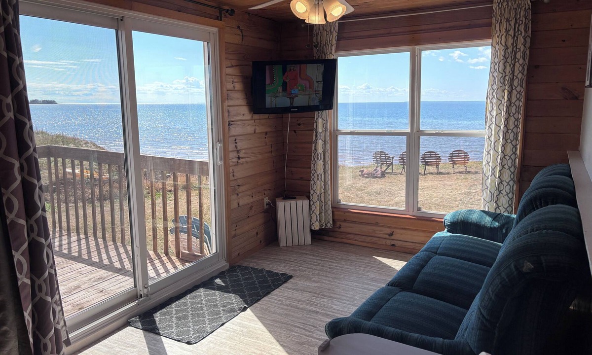 Borden-Carleton Cottage | 80 Oceanside Cottage