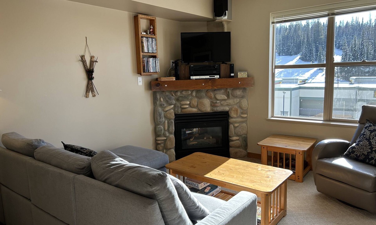 Silver Star Mountain Condo | Affordable fully equipped Creekside condo - gas fireplace, BBQ, pet-friendly!