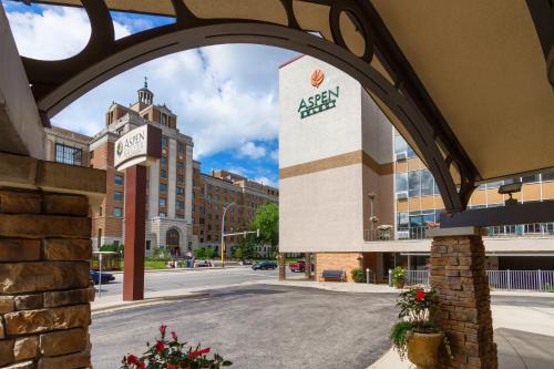 Kutzky Park Hotel | Aspen Select