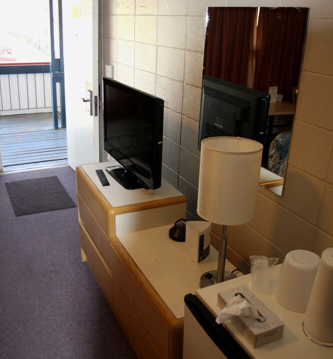 Peace River Hotel | BCMInns Peace River