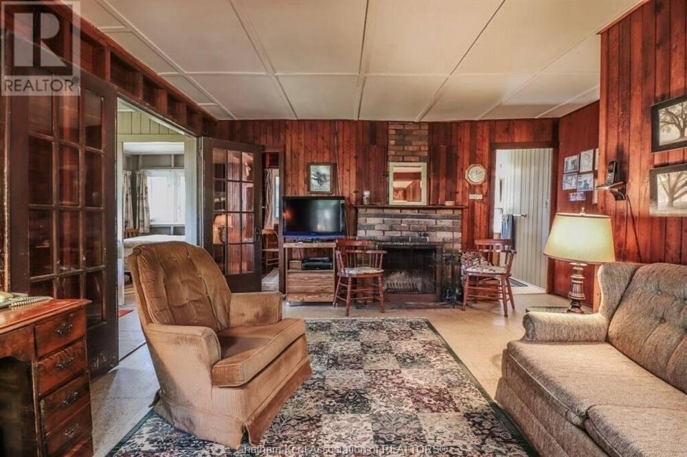 Harwich Cabin | Beach Front Cottage