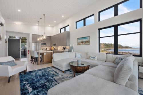 Black Creek Apartment | Beachfront Villa #14 at The Beach House