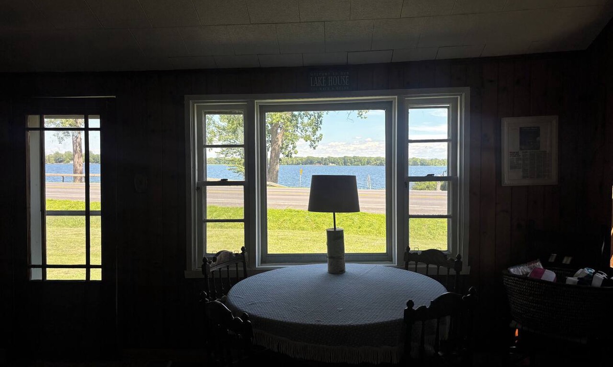 Champlain Cottage | Beautiful 2-bedroom cottage on lake champlain welcomes you