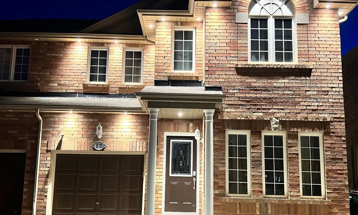 Mount Pleasant House | Beautiful and Spacious ~ 5 BR, 3.5 WR ~ Brampton