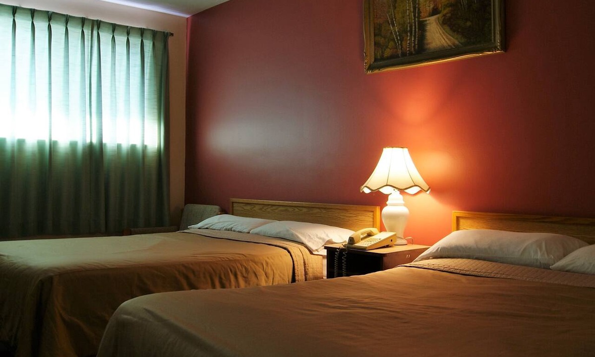 Otonabee-South Monaghan Hotel | Blue Jay Motel