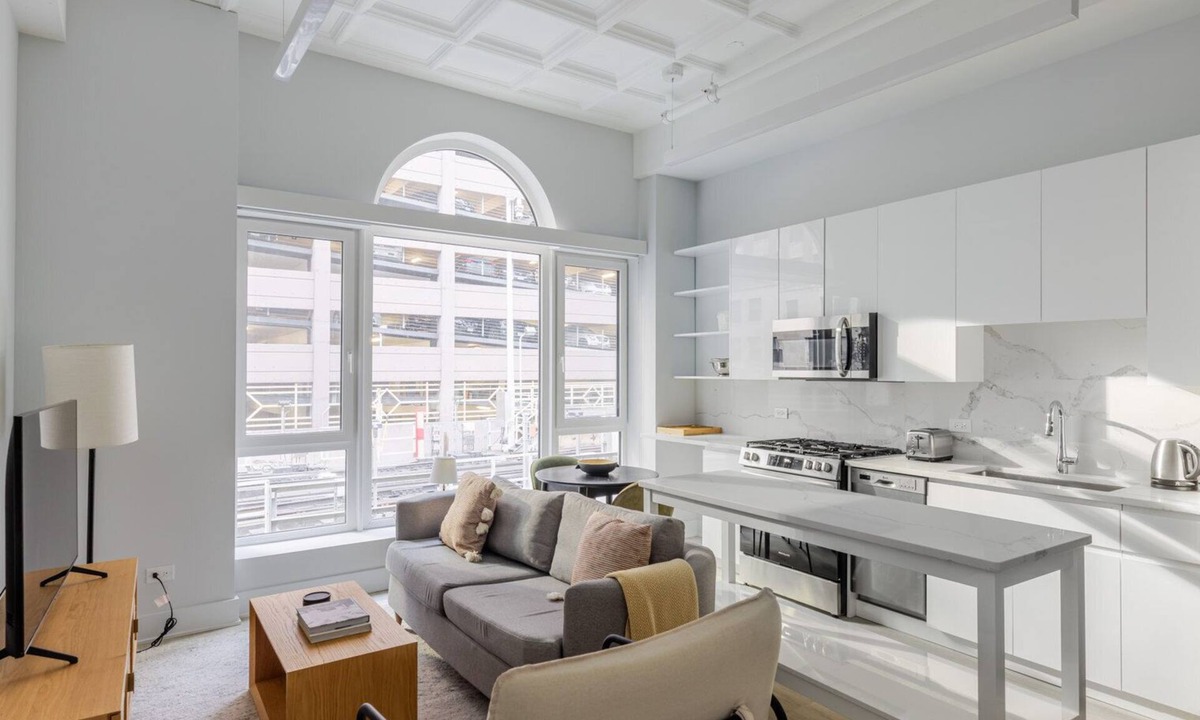 Downtown Chicago Apartment | Blueground | The Loop, elevator, nr Willis Tower
