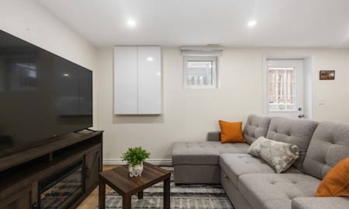 Pickering House | Bright Basement Home|Family-Friendly 3BR Retreat