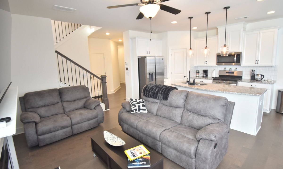 Winder House | Bright, charming, modern townhouse in Winder