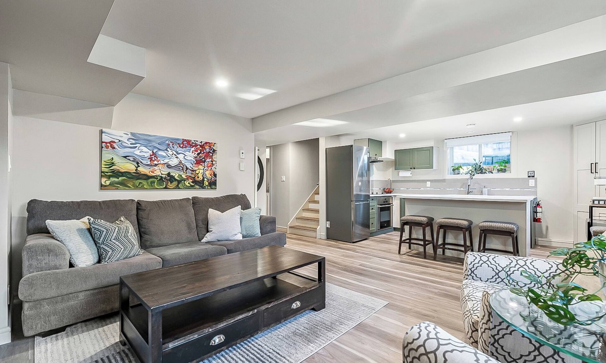 Haysboro Bed & Breakfast | Bright & Cozy Central Retreat