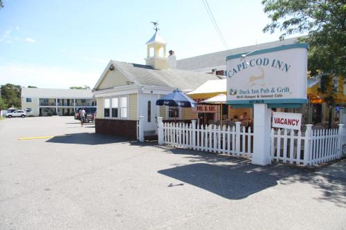 Main Street Hyannis Hotel | Cape Cod Inn