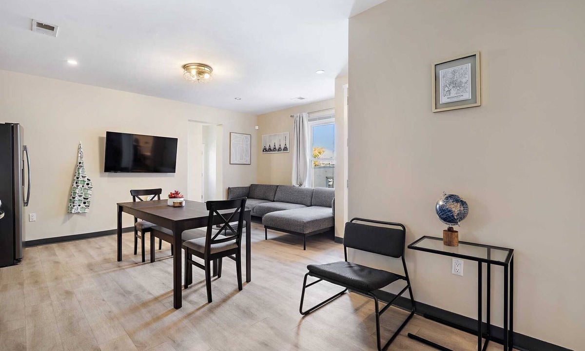 Eckington Apartment | Centrally located DC apartment-10 minutes from National Mall