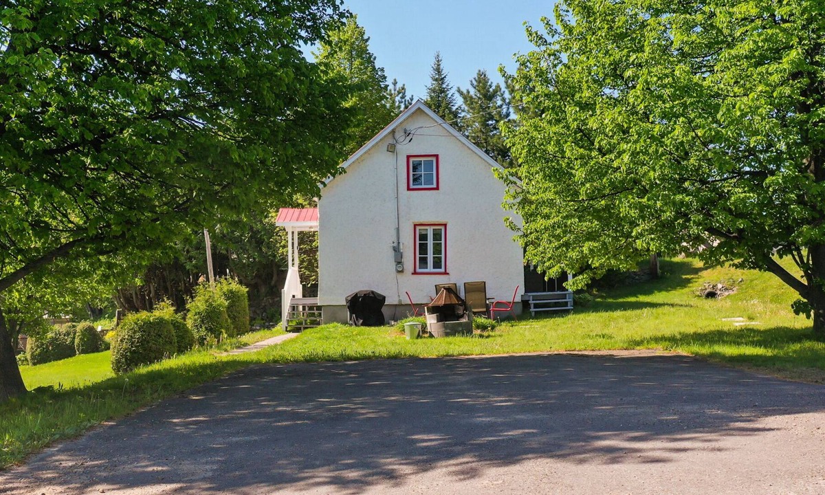 Saint-Alphonse-Rodriguez Ski Chalet | Chalet L'épervier Près de Tout les Services