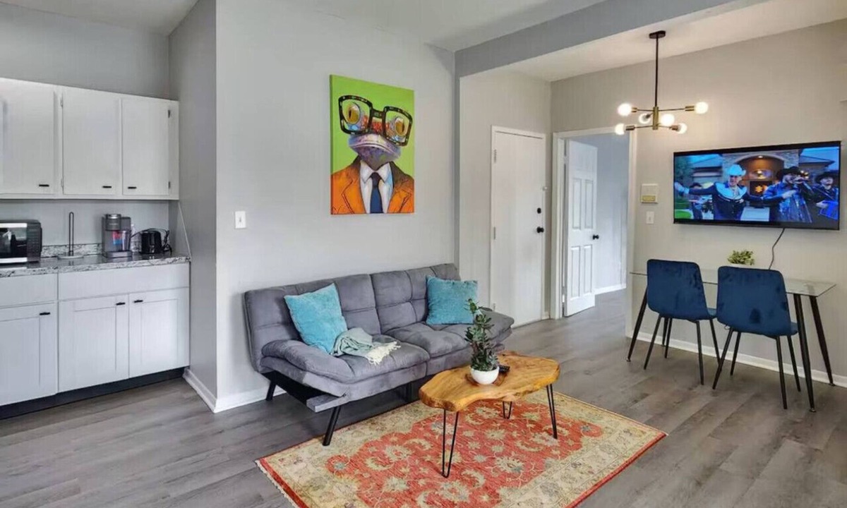 Memorial Square House | Charming 2BR Apartment Near Downtown Springfield