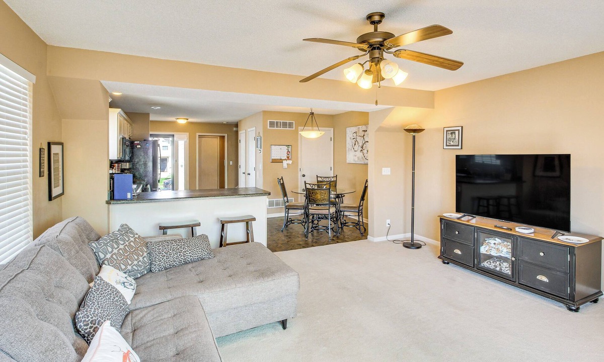 Lee's Summit House | Charming Extended-Stay Townhome, Outside KCMO