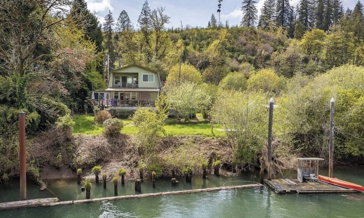 Mapleton House | Charming home on the Siuslaw River with a fire pit, WiFi, & W&D