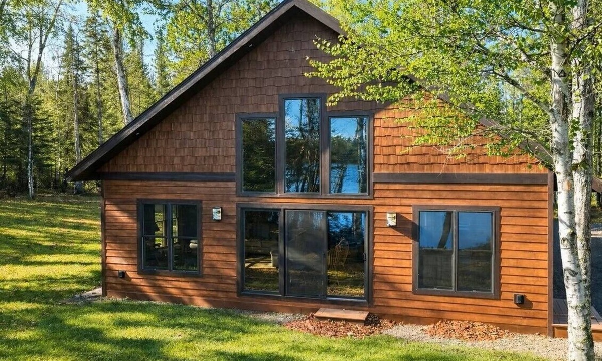 St Germain Ski Chalet | Charming Lakefront Chalet 3BR on Little St. Germain Lake