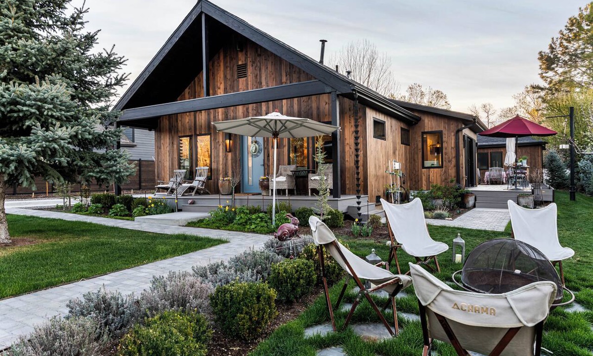 Midway House | Charming mountain modern 3 brm/2 bath home in Midway, UT, with deck/yard.