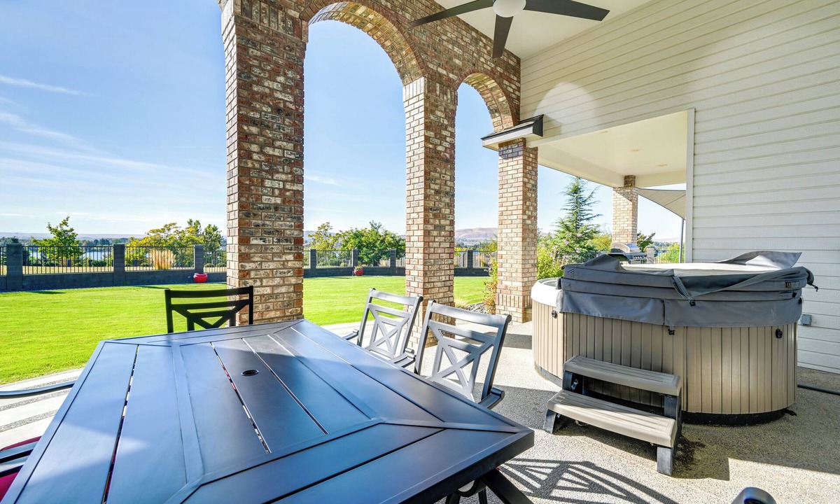 Pasco House | Chic Washington Wine Country Vacation Rental!