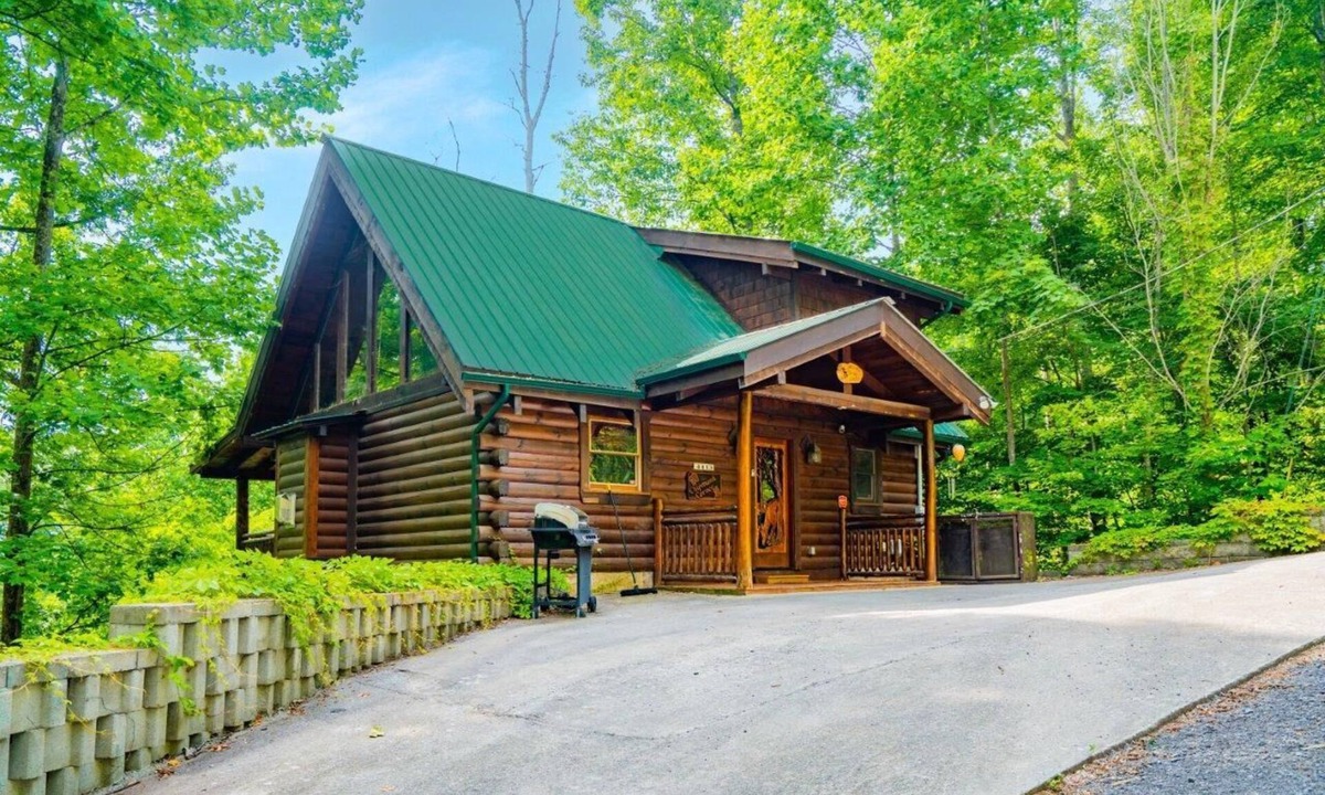 Gatlinburg Cabin | Chipmunk Corner - No Pet Fee