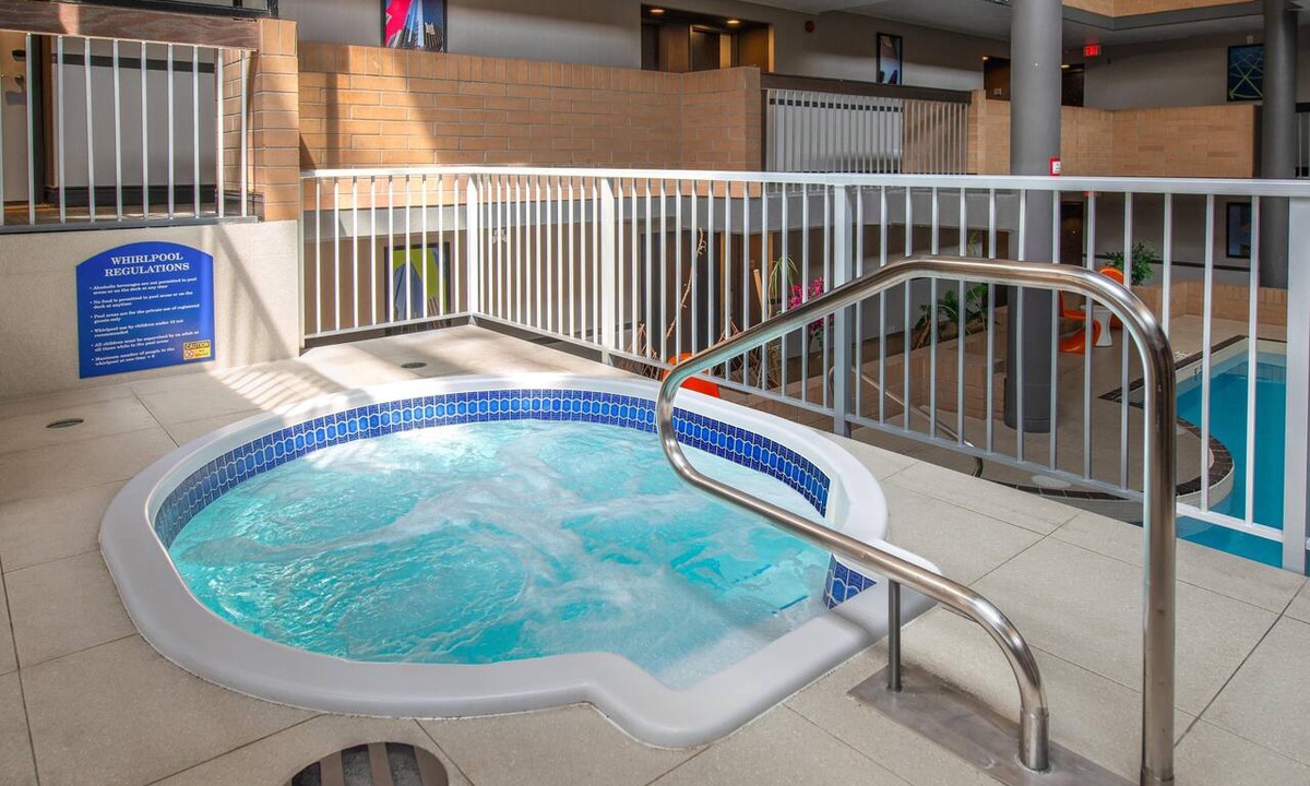 Banff Trail Hotel | Coast Calgary University Area Hotel by APA