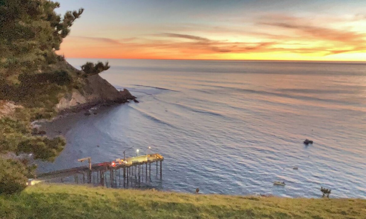 Point Arena Cottage | Comfortable 2-bedroom cottage with WiFi, AC in beautiful Point Arena, CA