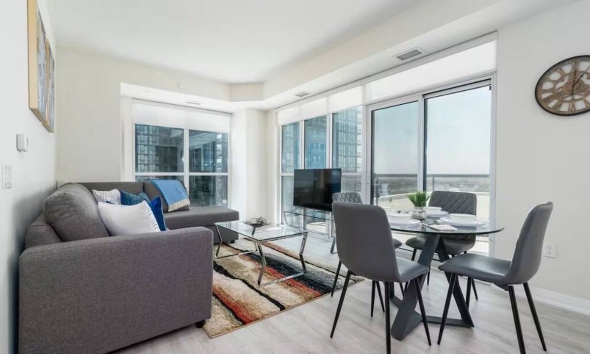 Toronto Entertainment District Apartment | Comfortable 2BR Toronto Apartment Near Transit and Attractions