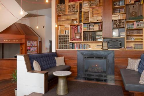 Astoria Hotel | Commodore Hotel