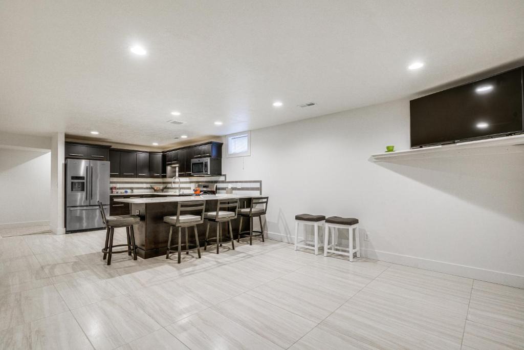 Northeast South Bend Apartment | Convenient North Bend Apt: Half-Mi to Notre Dame!