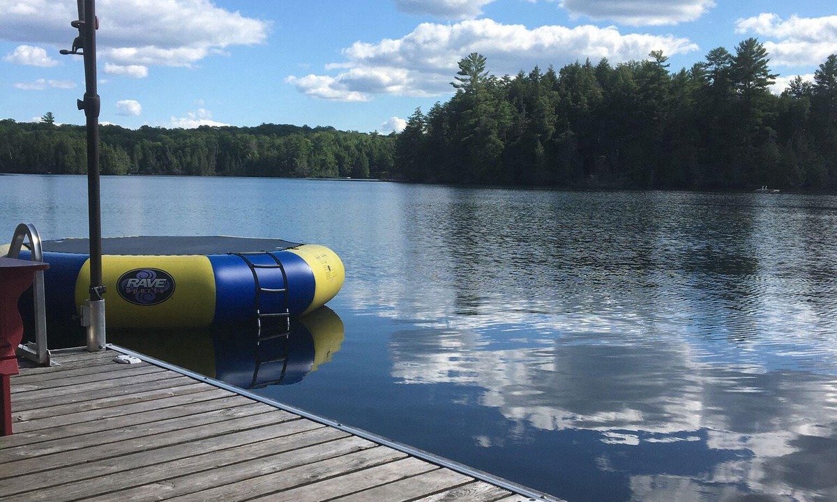 Irondale Cottage | Cottage & Sleeping Bunkies on Stunning Salmon Lake