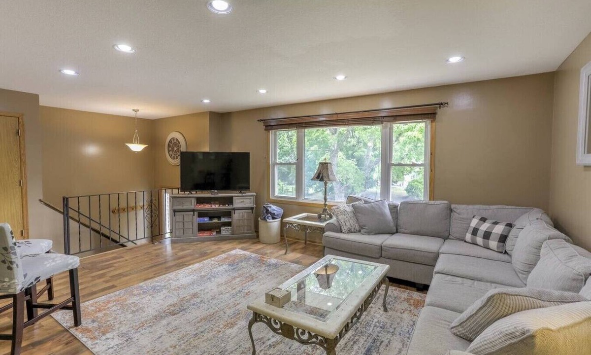 Eagan House | Cozy 4BD 2BA Home | Firepit | Dogs