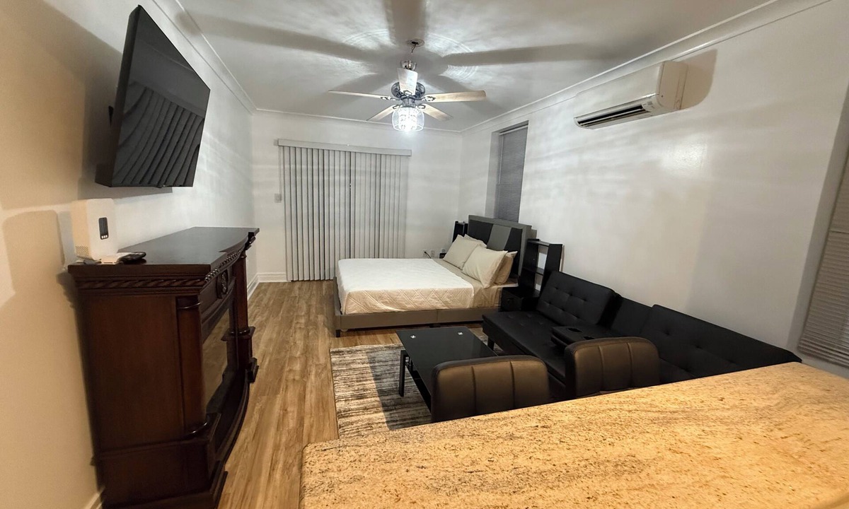 Reed-Cooke Apartment | Cozy full studio near DuPont Circle - 3rd Floor