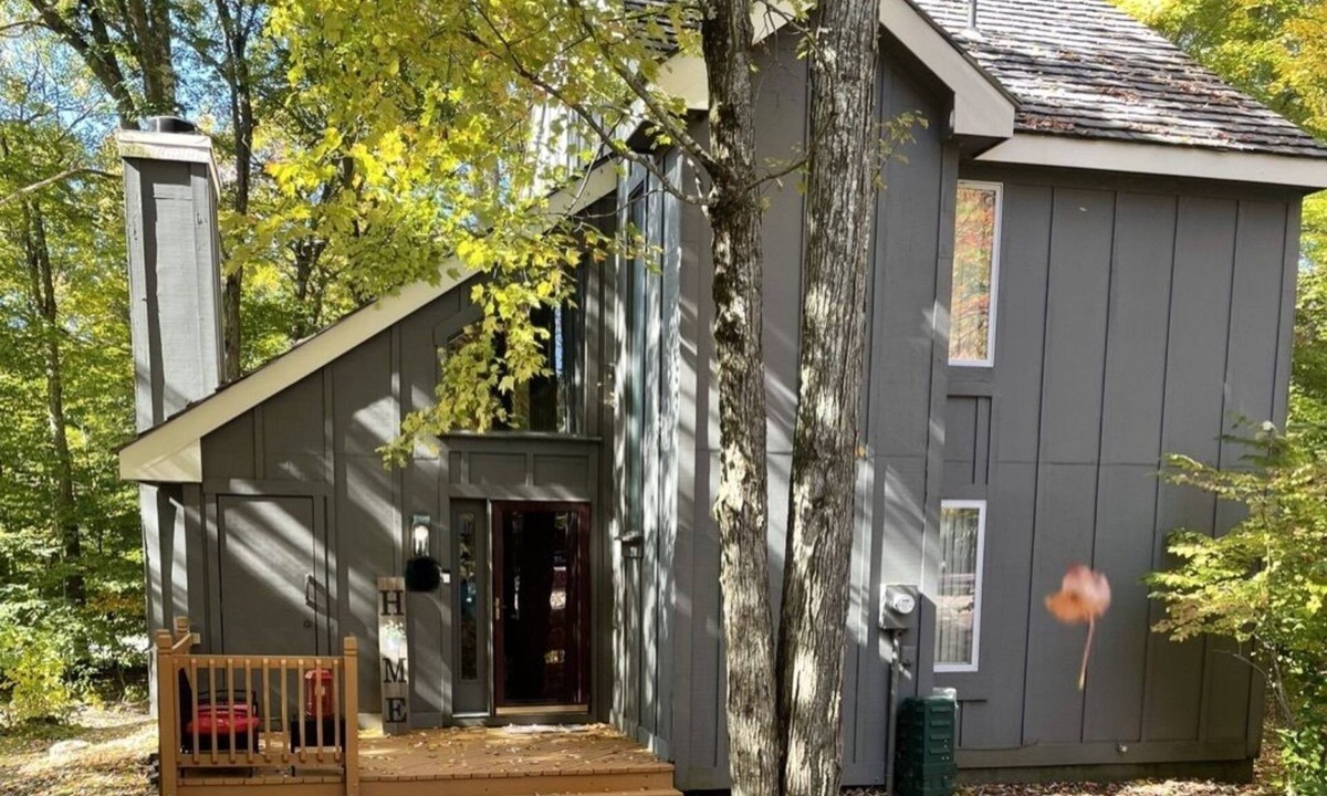White Haven House | Cozy Getaway located on JACK FROST MOUNTAIN and golf course