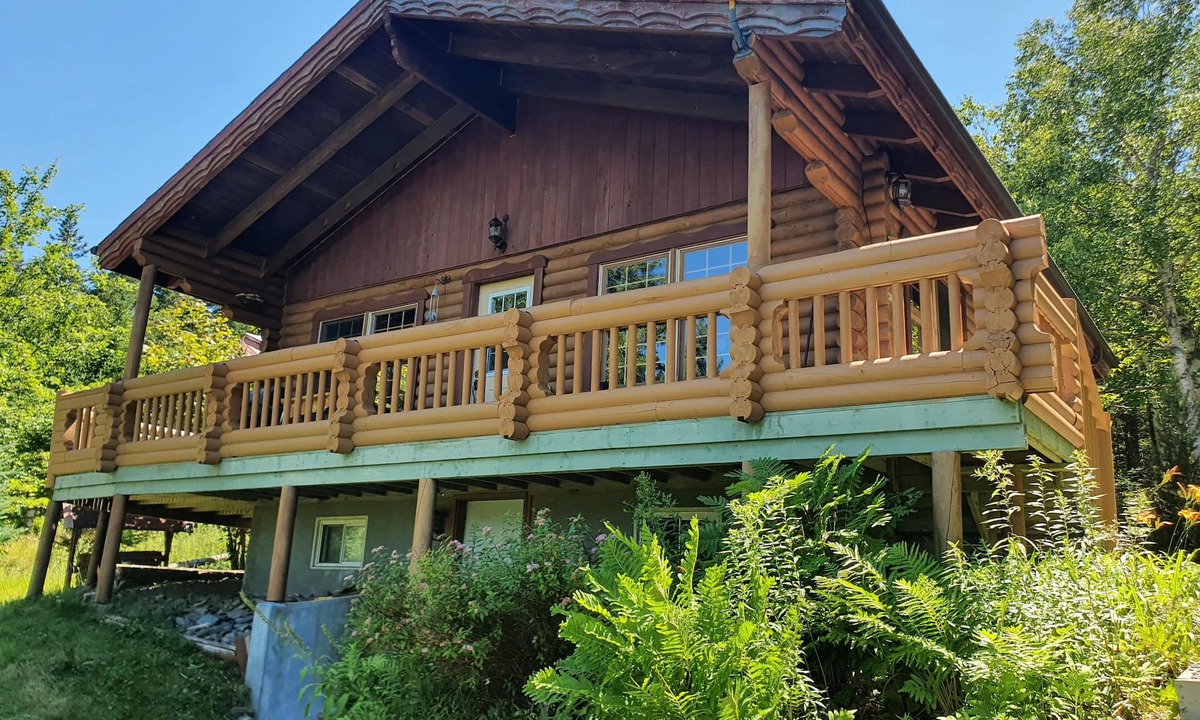 West Bay House | Cozy log cabin with fantastic views and 2 bathrooms