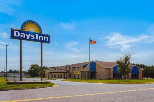 Eagle River Hotel | Days Inn by Wyndham Eagle River