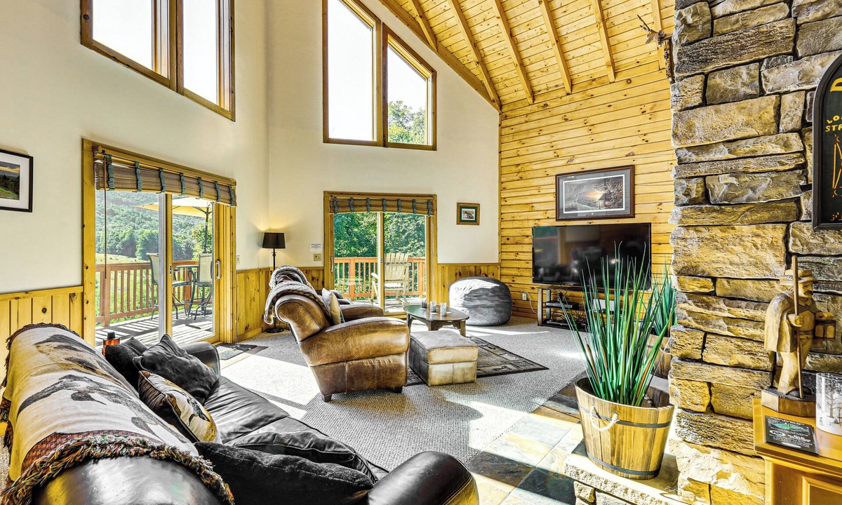 Mace Cabin | Deck & Mtn Views: Log Cabin By Snowshoe Mountain!