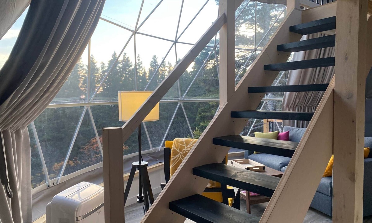 Perce Ski Chalet | Dome #2 forested at Domaine Renard