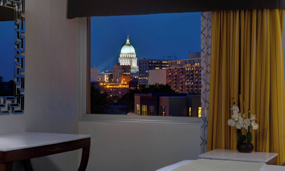 Madison Hotel | DoubleTree by Hilton Madison Downtown
