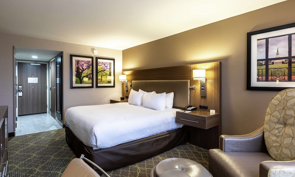Winston - Salem Hotel | DoubleTree by Hilton Winston Salem - University