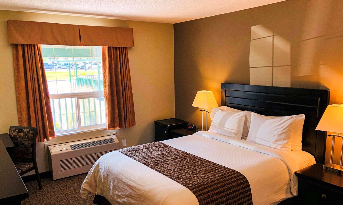 Okotoks Hotel | Econo Lodge