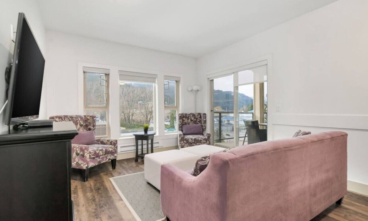 Harrison Hot Springs Apartment | Elevated Escapes: 2BR Overlooking Mountain View!