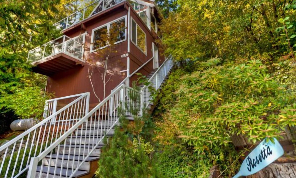 Bellingham Apartment | 'Emerald Lake' Studio - SUMMERTIME!
