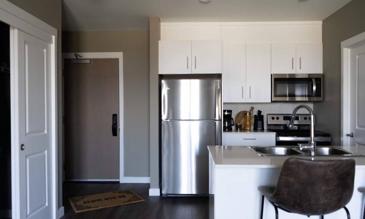 Kitchener Condo | Exquisite 2 Bedrooms /2 Bathrooms Condos