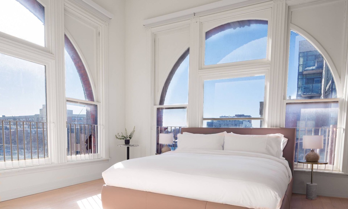 Little Portugal Hotel | Gladstone House